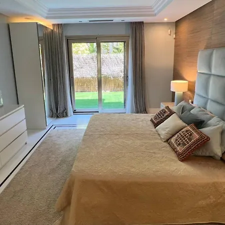 First Line Banus 4 Bed Sea Pool * Marbella