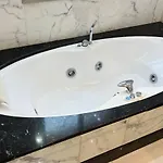 Apartment First Line Banus 4 Bed Sea Pool