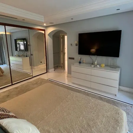 First Line Banus 4 Bed Sea Pool شقة *