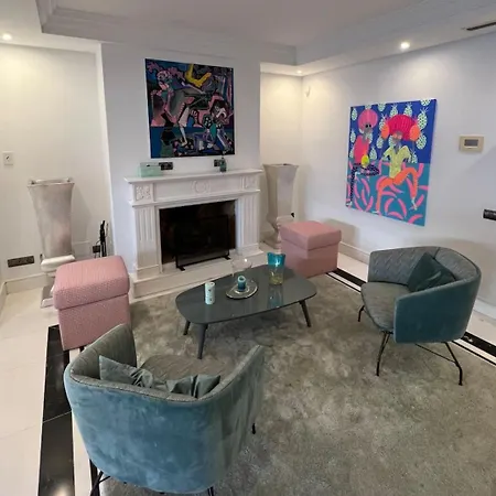 First Line Banus 4 Bed Sea Pool Lejlighed *