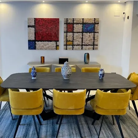 First Line Banus 4 Bed Sea Pool *