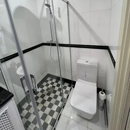公寓 First Line Banus 4 Bed Sea Pool