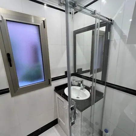 First Line Banus 4 Bed Sea Pool Lejlighed Marbella