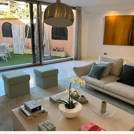 First Line Banus 4 Bed Sea Pool * Marbella