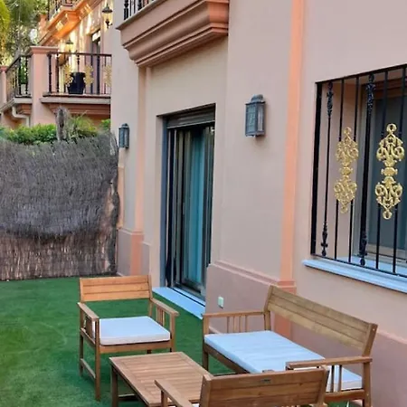 公寓 First Line Banus 4 Bed Sea Pool 马尔韦利亚