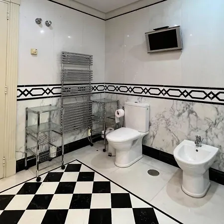 First Line Banus 4 Bed Sea Pool Μαρμπέλλα