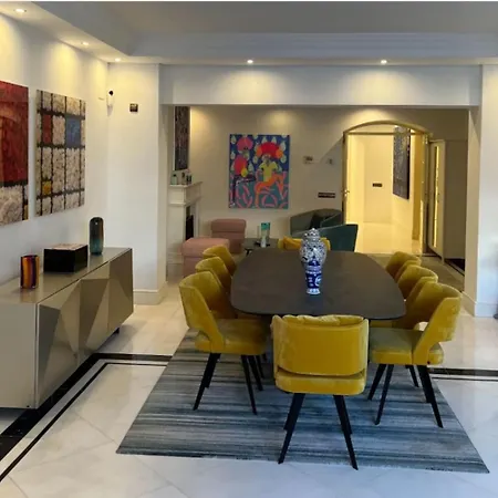 First Line Banus 4 Bed Sea Pool Apartmán *
