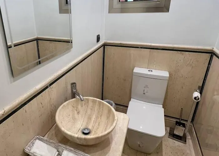 First Line Banus 4 Bed Sea Pool شقة