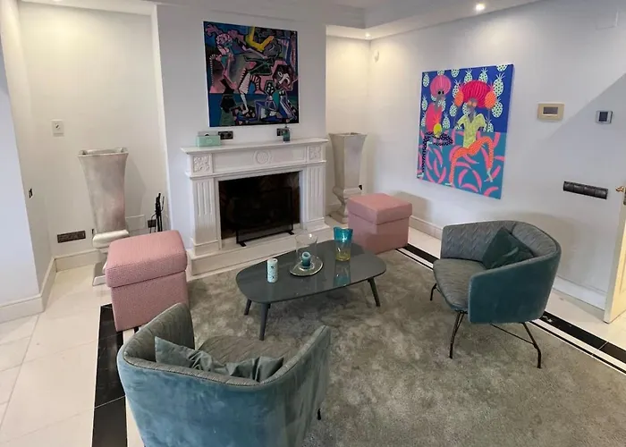 First Line Banus 4 Bed Sea Pool شقة *