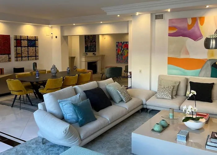 First Line Banus 4 Bed Sea Pool *