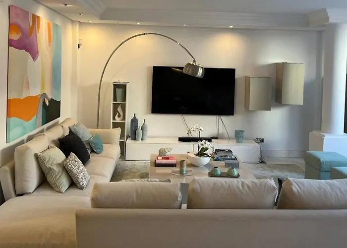 First Line Banus 4 Bed Sea Pool شقة *