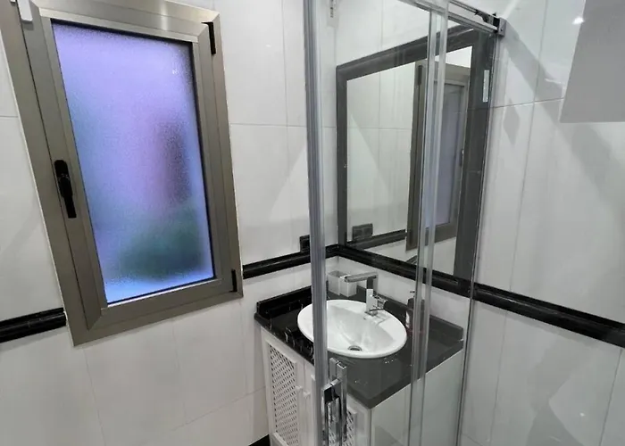 First Line Banus 4 Bed Sea Pool شقة ماربيا