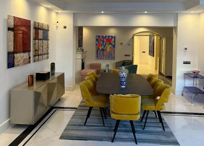 First Line Banus 4 Bed Sea Pool شقة *